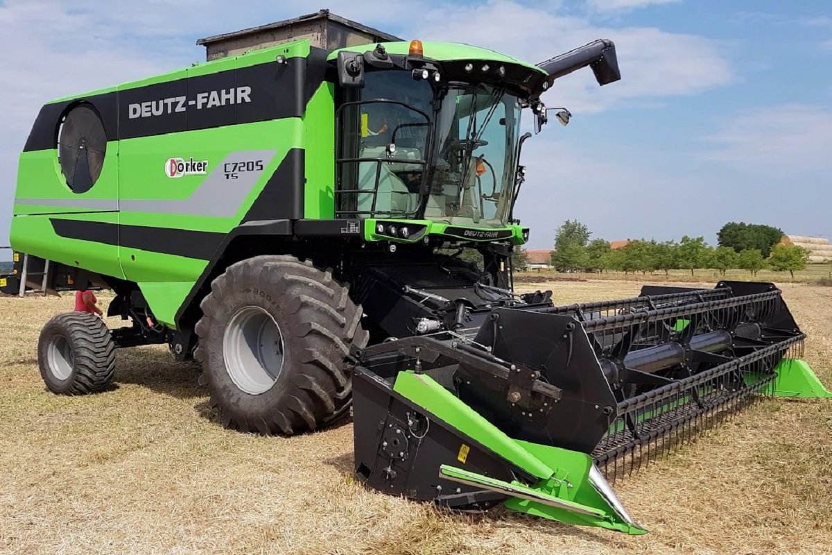 Embragues para Deutz — cosechadora Deutz-Fahr en el campo
